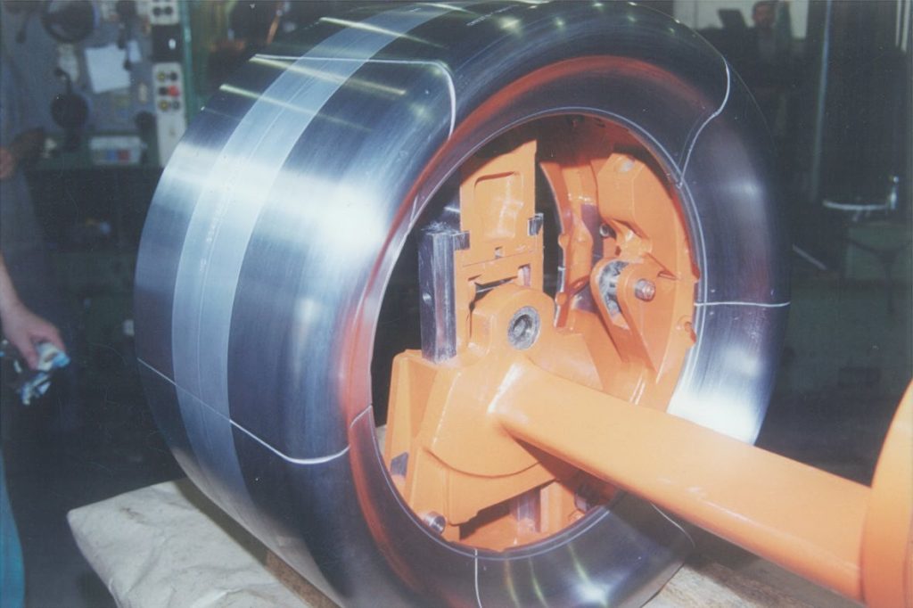 Tambor descanhotavel para fabricação de Carcaças para Pneus de Avião